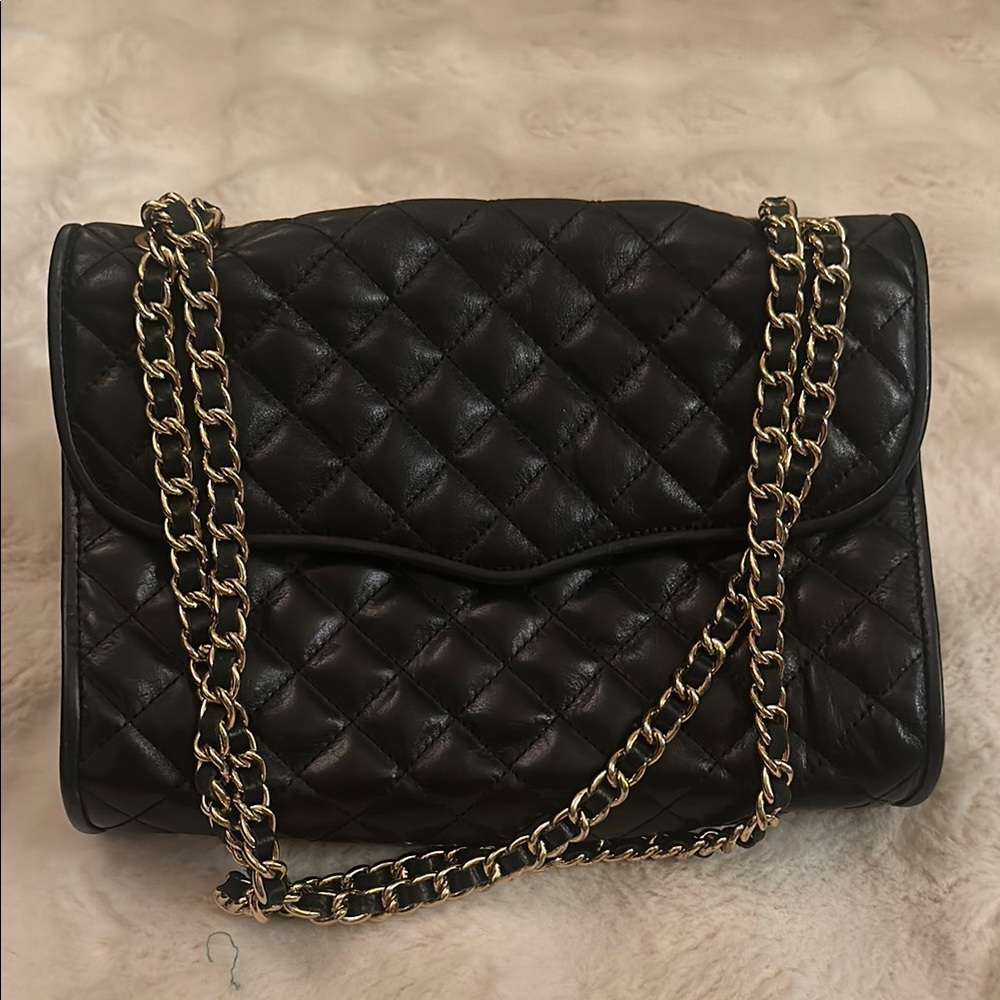 Quilted Black Chain Shoulder Bag
